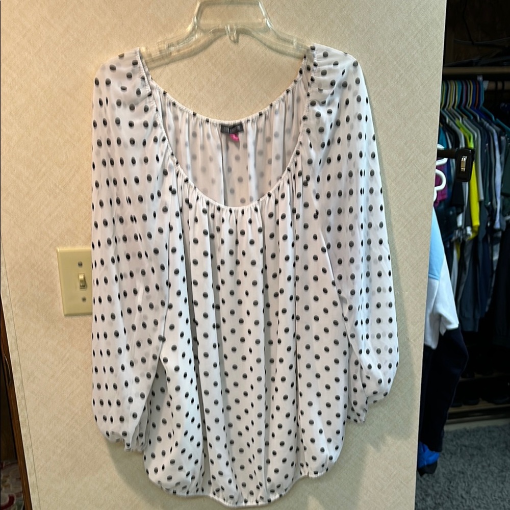 Vince Camuto White and Black Relaxed Ruffled Blouse